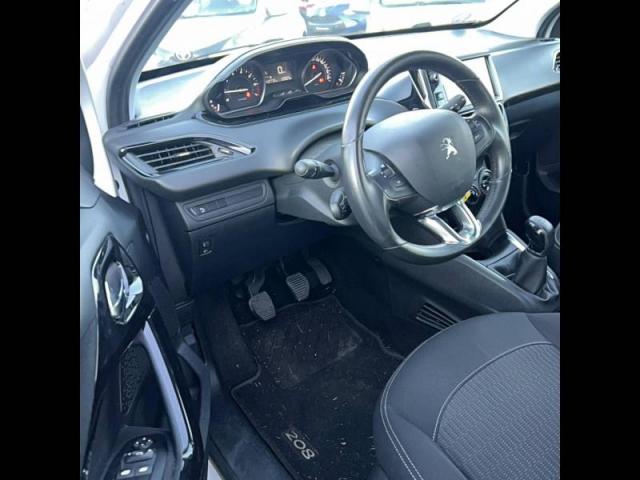 Peugeot 208 image 4