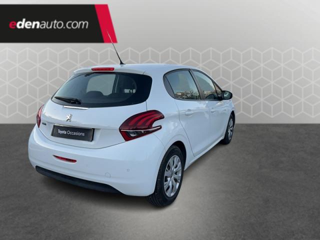 Peugeot 208 image 8