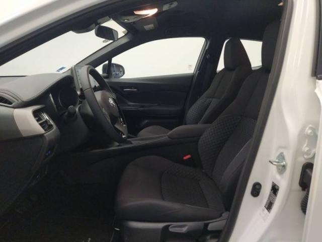 Toyota C-Hr image 9