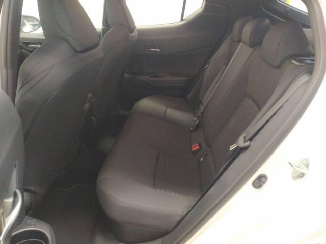 Toyota C-Hr image 8