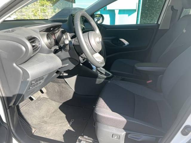 Toyota Yaris image 2
