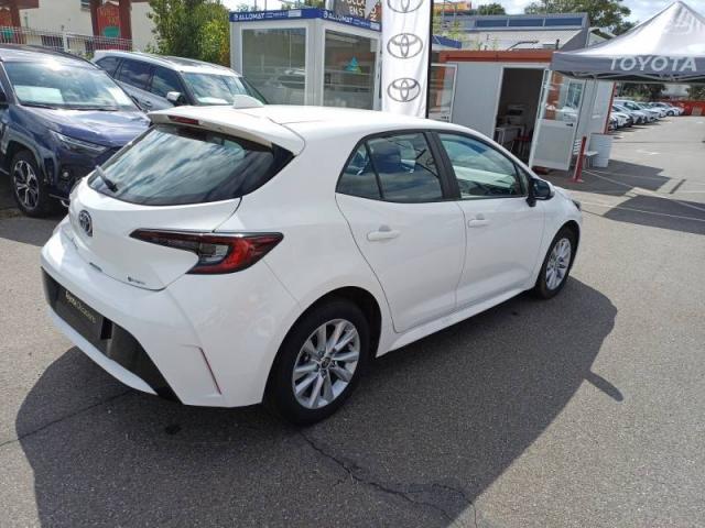 Toyota Corolla image 2