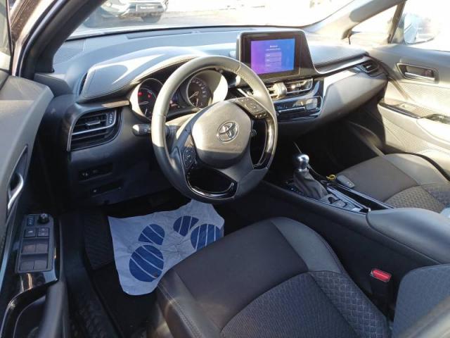 Toyota C-Hr image 4