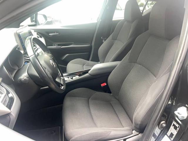 Toyota C-Hr image 9