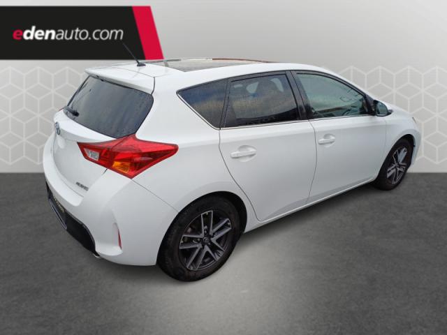 Toyota Auris image 6