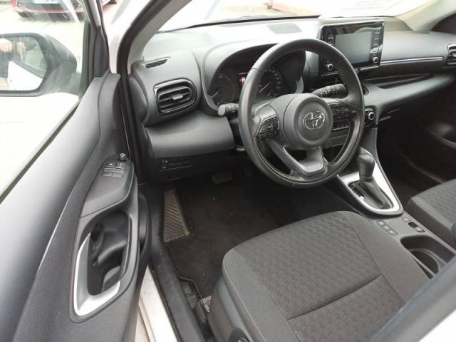 Toyota Yaris image 2