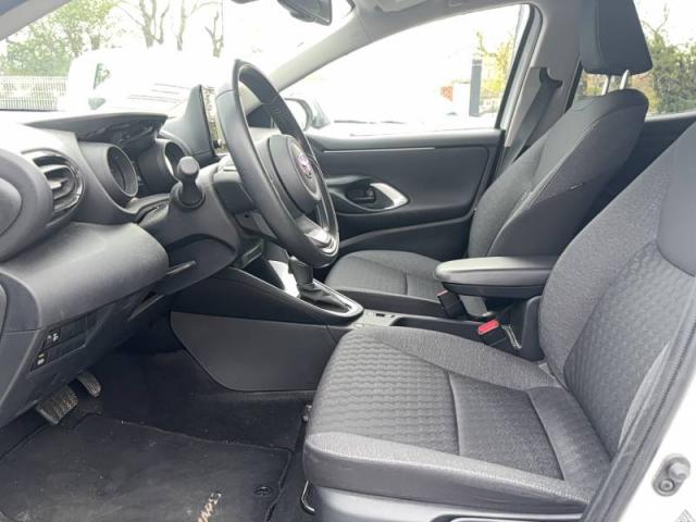 Toyota Yaris image 2