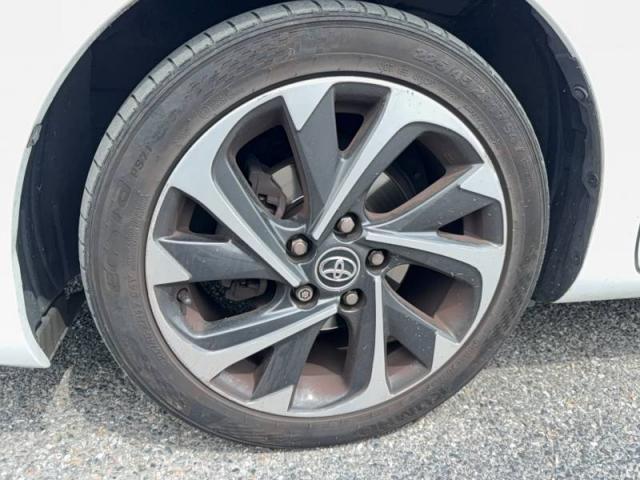 Toyota Auris image 9