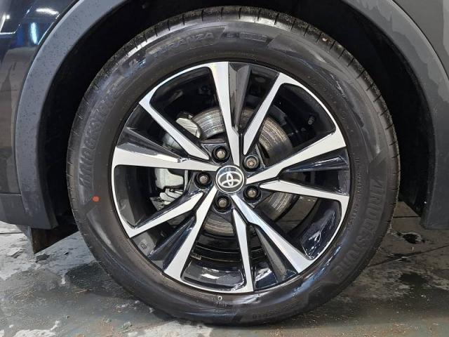 Toyota C-Hr image 2