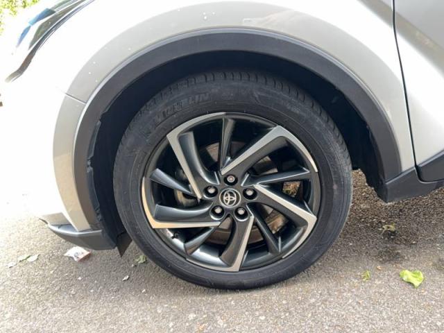 Toyota C-Hr image 6