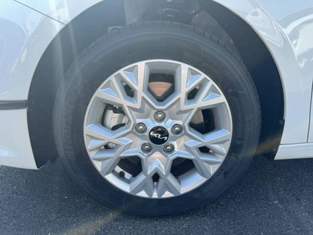 Kia Ceed image 9