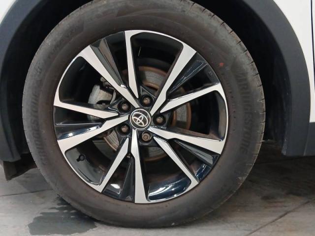 Toyota C-Hr image 6