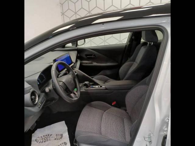 Toyota C-Hr image 6