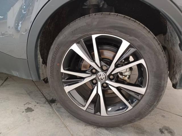 Toyota C-Hr image 5