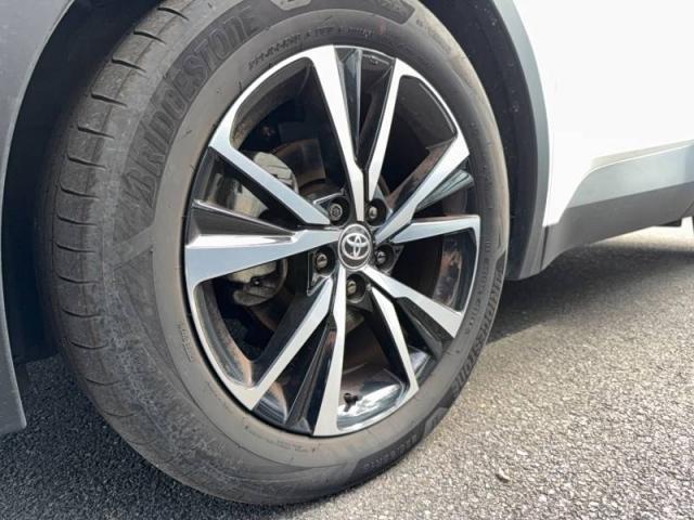Toyota C-Hr image 9