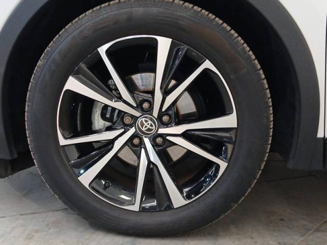 Toyota C-Hr image 8