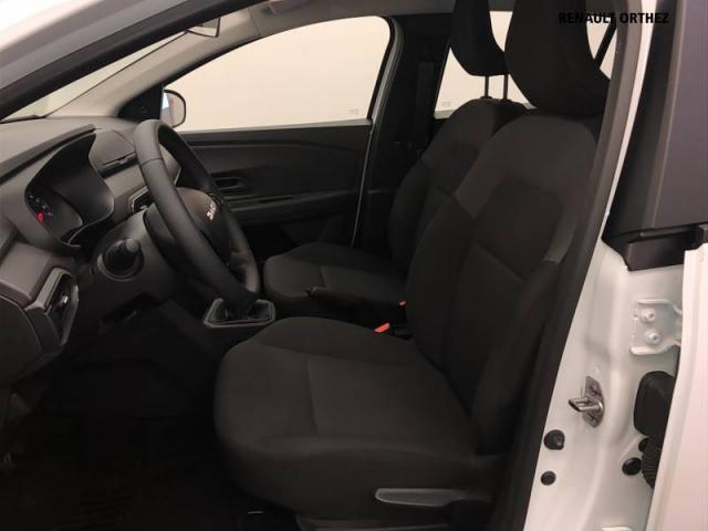 Dacia Sandero image 2