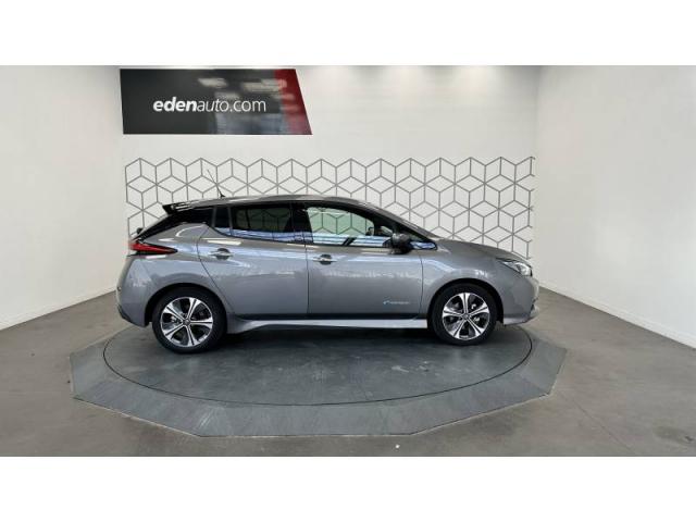 Nissan Leaf image 2