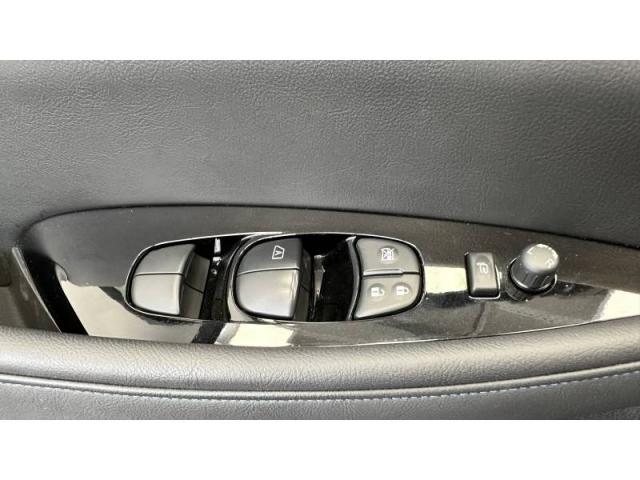 Nissan Leaf image 5