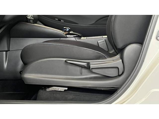 Nissan Leaf image 4