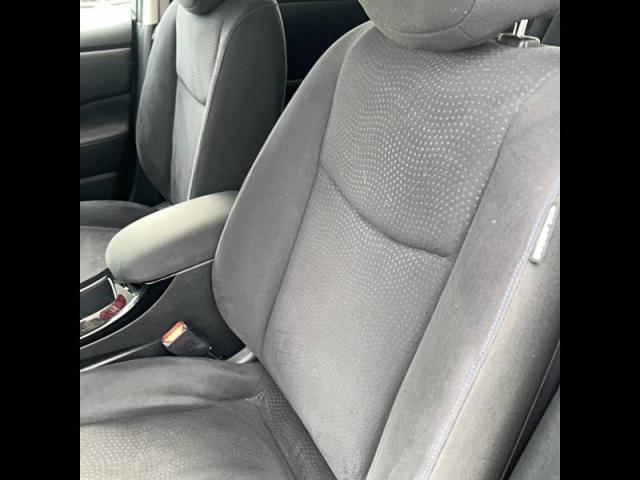Nissan Leaf image 9