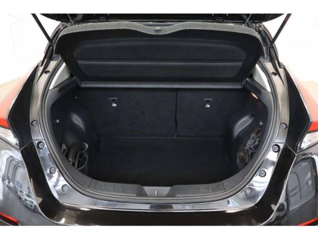 Nissan Leaf image 9