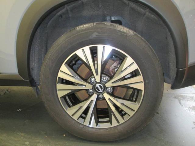 Nissan X-Trail image 5