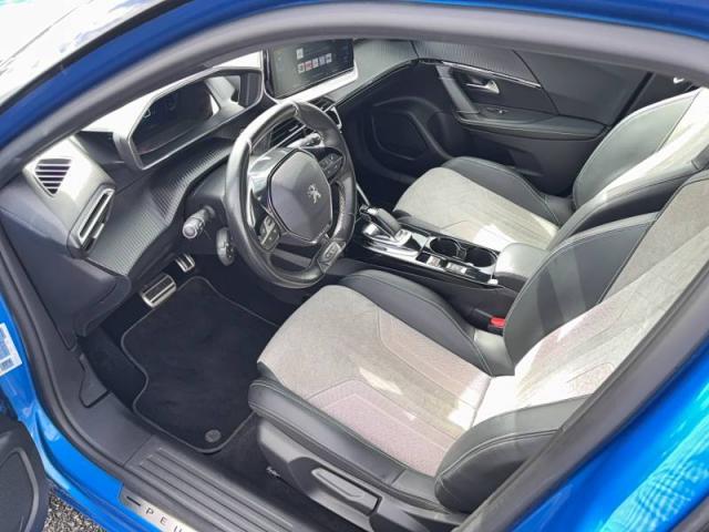 Peugeot 2008 image 2
