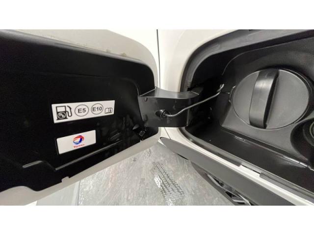 Peugeot 2008 image 4
