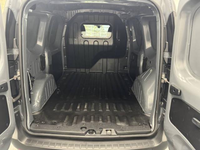 Renault Express image 8