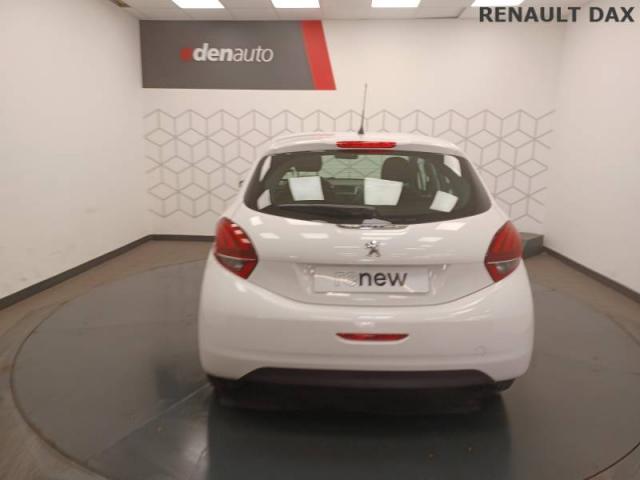 Peugeot 208 image 2