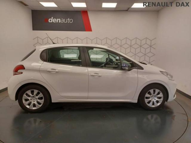 Peugeot 208 image 6