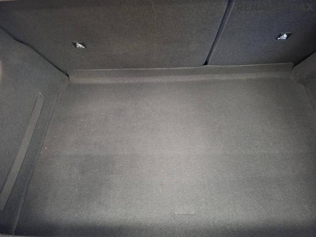 Peugeot 208 image 8