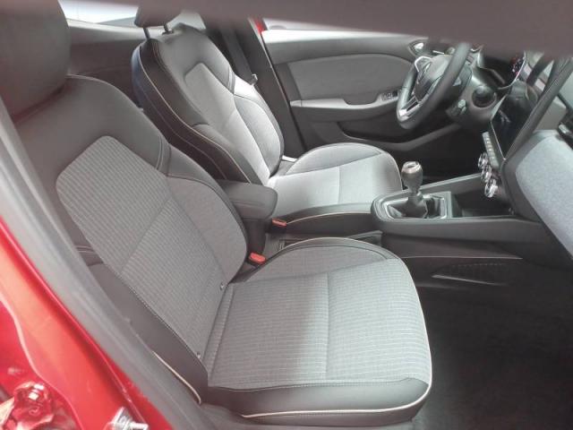 Renault Clio image 9