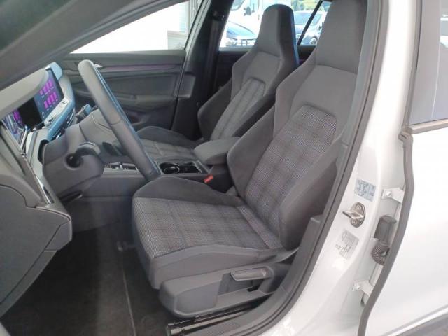 Volkswagen Golf image 9