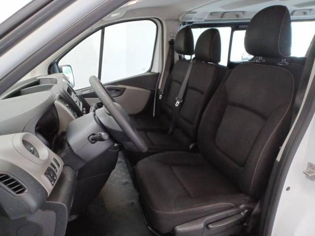 Renault Trafic image 2