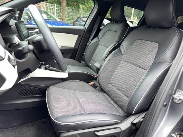 Renault Clio image 9