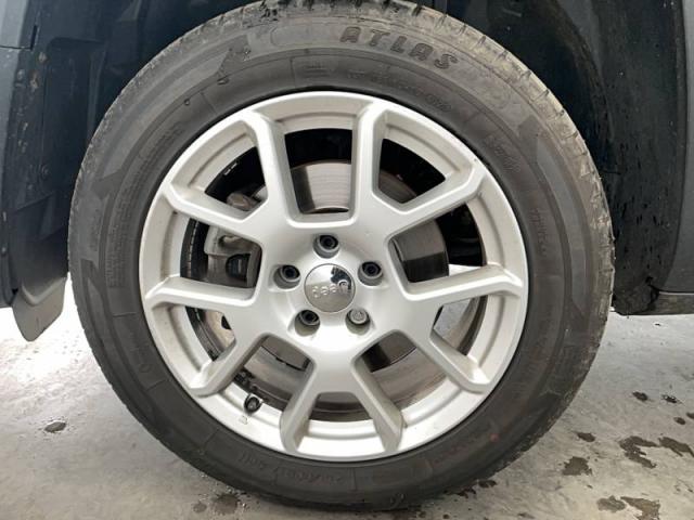 Jeep Renegade image 2