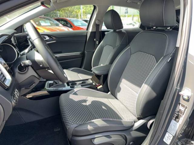Kia Ceed image 9