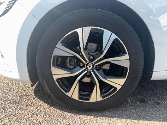 Renault Clio image 2