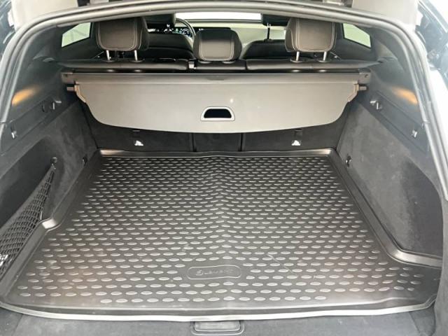 Mercedes Benz Eqc image 5