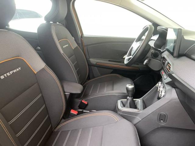 Dacia Sandero image 2