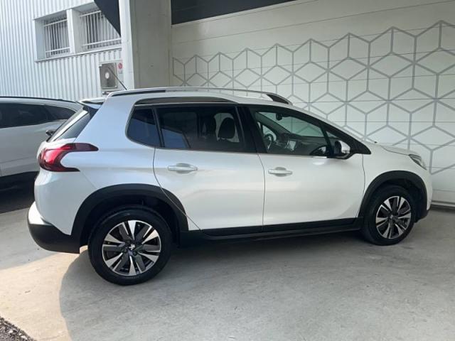 Peugeot 2008 image 5