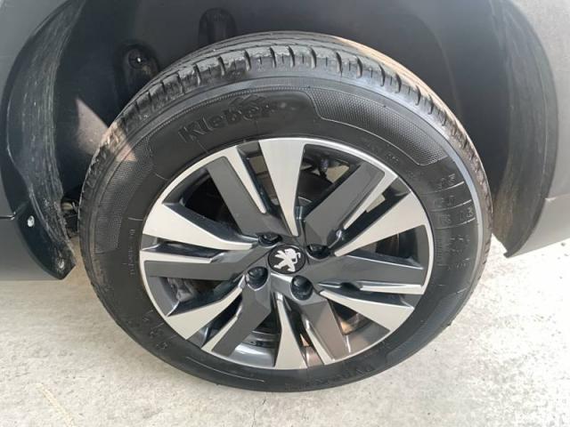 Peugeot 2008 image 3