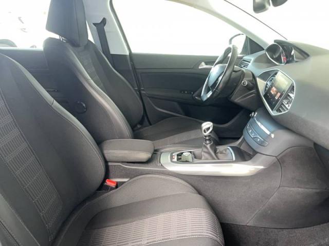 Peugeot 308 image 3