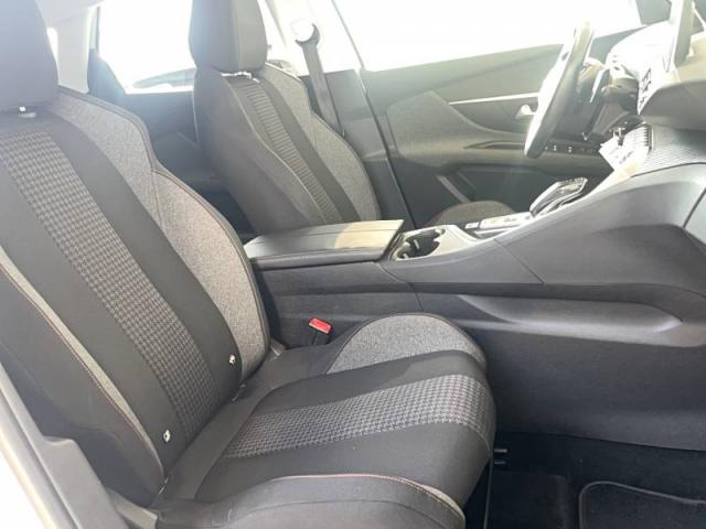 Peugeot 3008 image 3