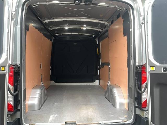 Ford Transit image 3