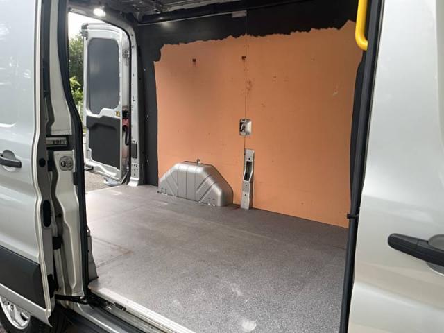 Ford Transit image 4