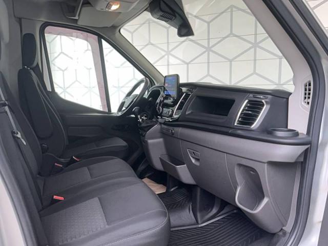 Ford Transit image 9