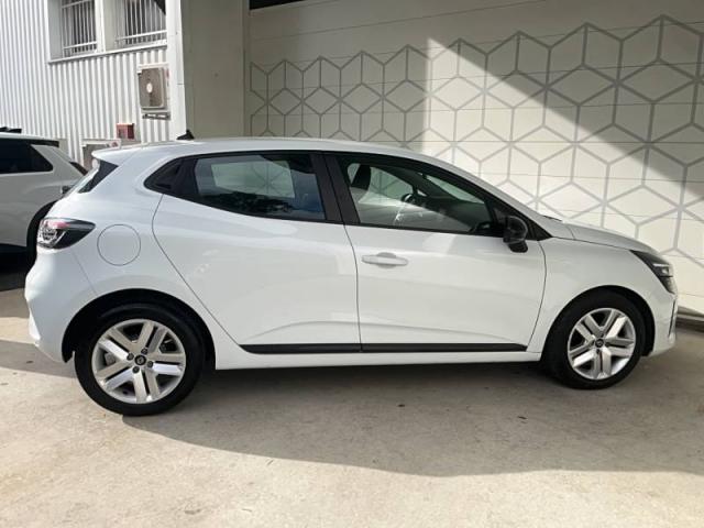 Renault Clio image 2